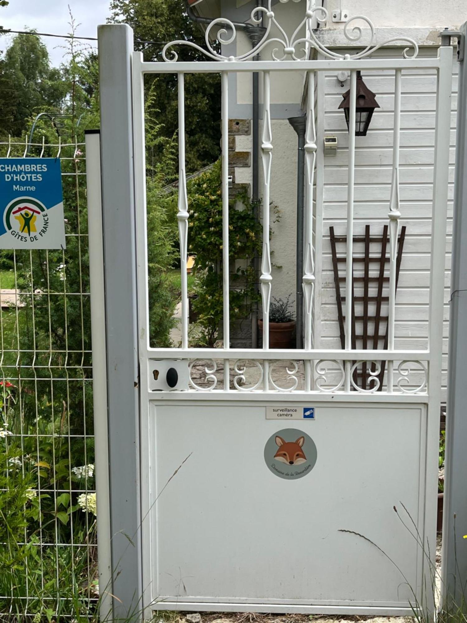 "Aux Chants Des Oiseaux" Domaine De La Renardiere Les Grandes-Loges Kültér fotó